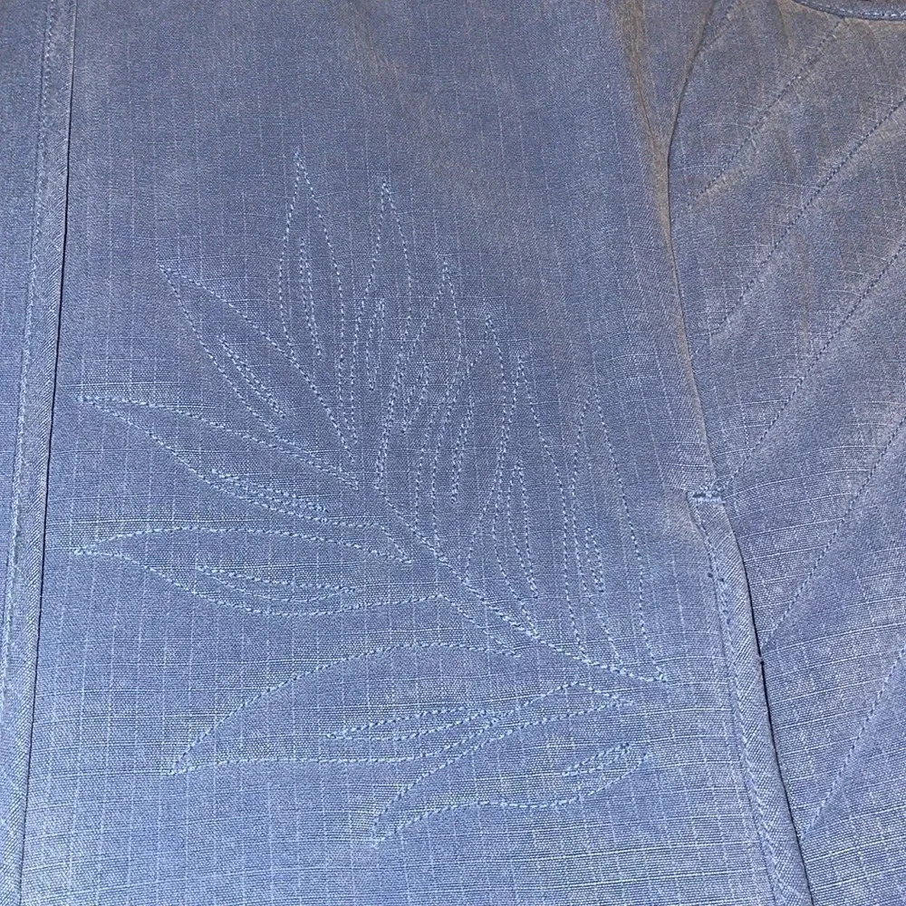 Tommy Bahama Silk Quilted Embroidered Blue Vest - Large U - Picture 2 of 5